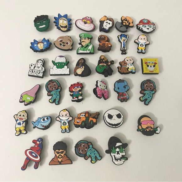 Croc Charms Lot of 34 Hello Kitty Jack Skellington Hulk Halloween SpongeBob - Picture 16 of 16